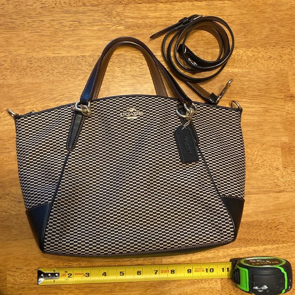 Coach purse with crossbody strap - Picture 6 of 8
